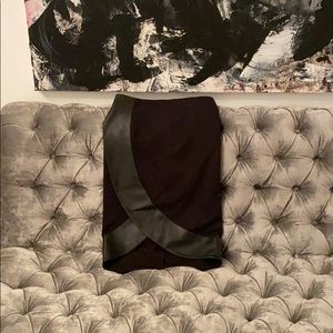 Anne Fontaine size 40 black tulip hem skirt